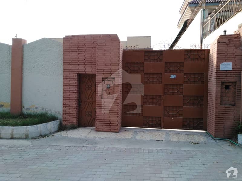 Ideally Located House Of 25 Marla Is Available For Sale In Peshawar