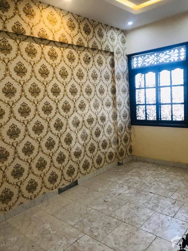 Flat Of 1000  Square Feet In Punjab Chowrangi Is Available