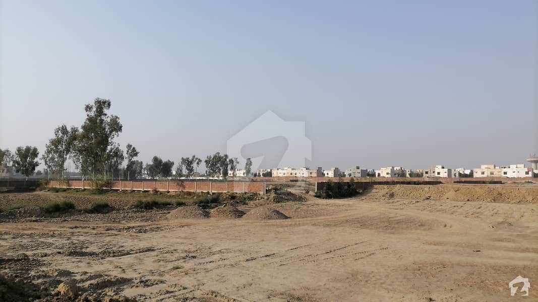6 Marla Corner Open Form Super Hot Location Develop Plot In Eastern Ext Block Ready For Possession All Facilities Are Available Here For Sale In Reasonable Price
