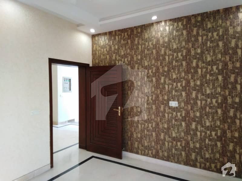 5 Marla House Ideally Situated In LDA Road