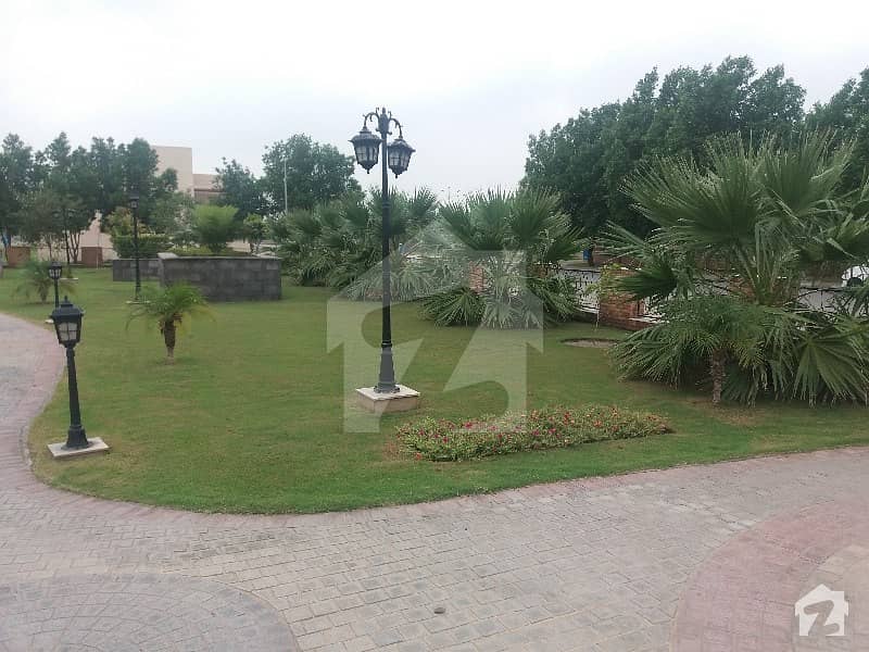 بحریہ آرچرڈ فیز 3 بحریہ آرچرڈ لاہور میں 8 مرلہ رہائشی پلاٹ 36 لاکھ میں برائے فروخت۔