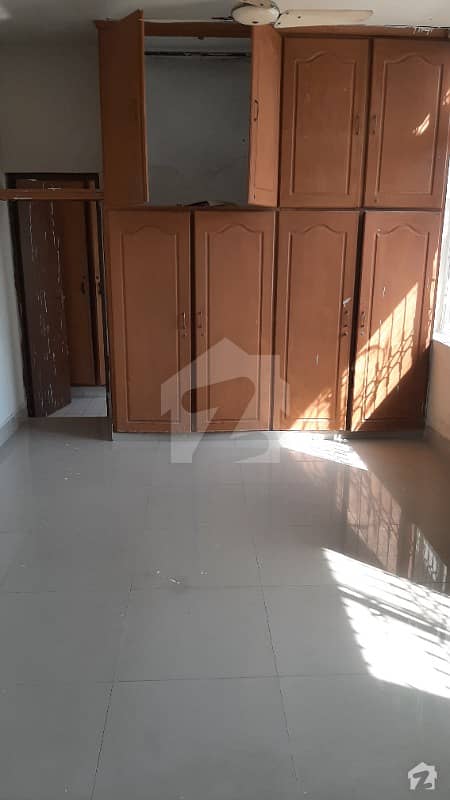 8 Marla Facing Park Upper Portion B Black Canal View Lahore