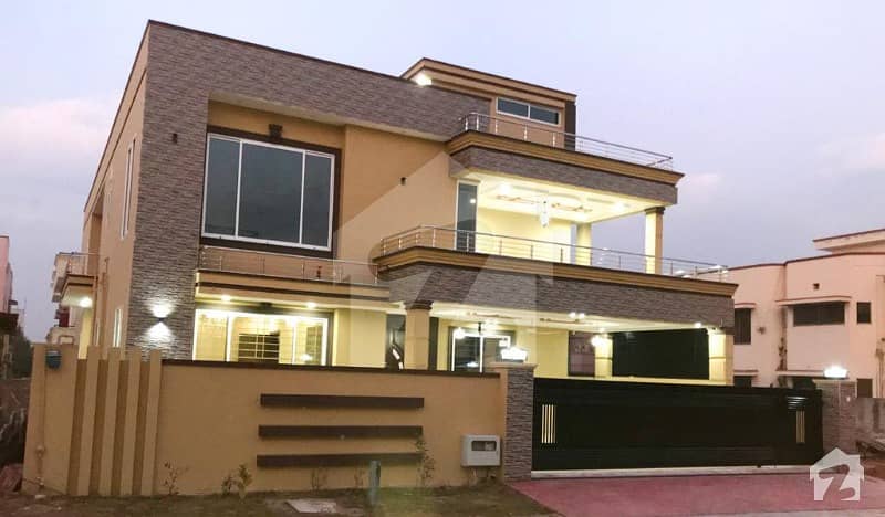 4500  Square Feet House Is Available In Dha Defence