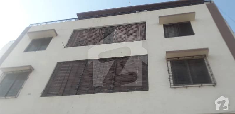نارتھ ناظم آباد ۔ بلاک این نارتھ ناظم آباد کراچی میں 4 کمروں کا 9 مرلہ بالائی پورشن 1.8 کروڑ میں برائے فروخت۔