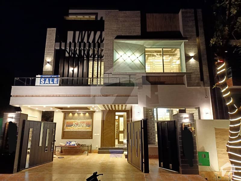 بحریہ ٹاؤن گلبہار بلاک بحریہ ٹاؤن سیکٹر سی بحریہ ٹاؤن لاہور میں 5 کمروں کا 10 مرلہ مکان 2.8 کروڑ میں برائے فروخت۔