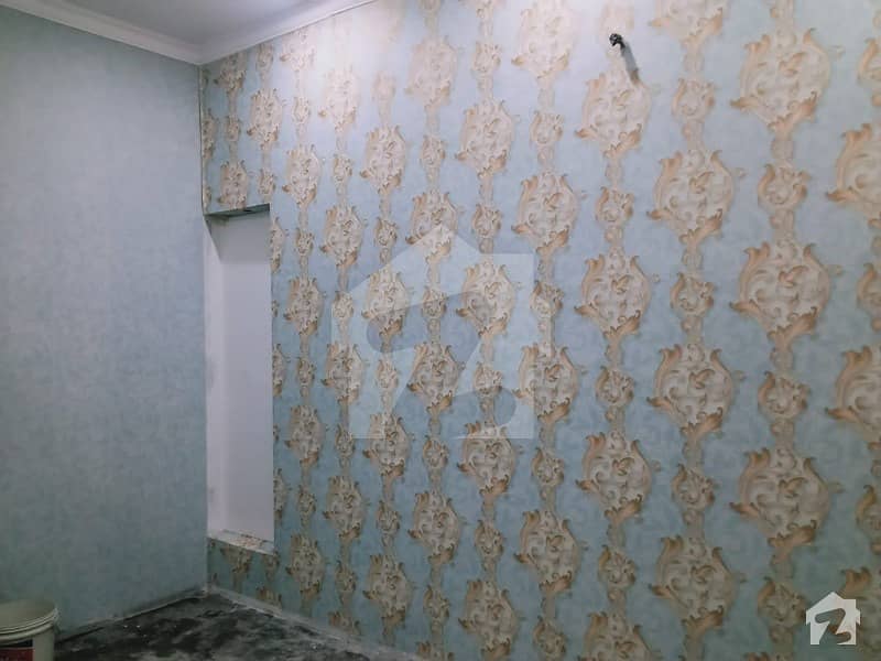 Perfect 800  Square Feet Flat In Shah Jamal For Sale