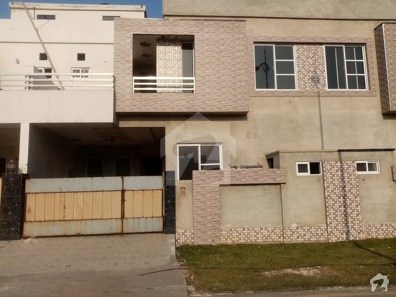 Buy A Centrally Located 5 Marla House In Satiana Road