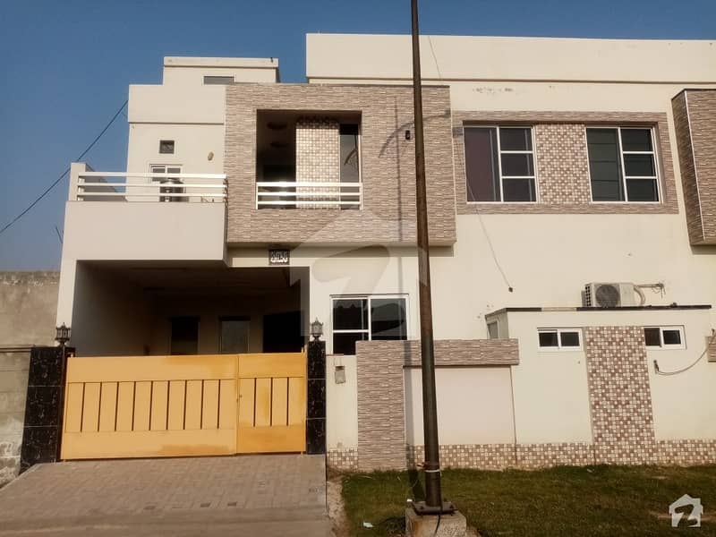 A Stunning House Is Up For Grabs In Satiana Road Faisalabad