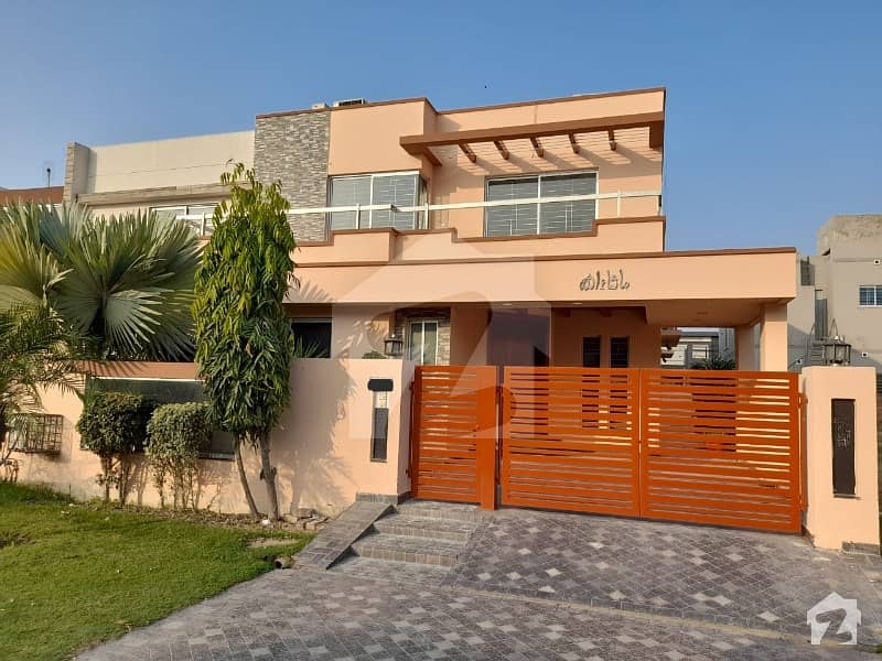 100% Original Add Slightly Used 10 Marla Out Class Stylish Luxury Bungalow For Sale In Dha Phase 6