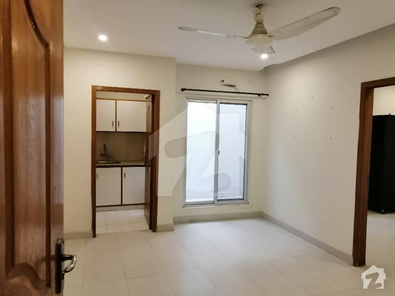 1 BED IDEAL LOCATION EXCELLENT FLAT FOR RENT IN BAHRIA TOWN LAHORE