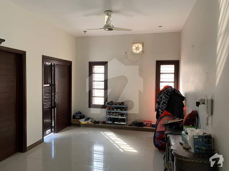 دھوراجی کالونی گلشنِ اقبال ٹاؤن کراچی میں 5 کمروں کا 10 مرلہ مکان 6.75 کروڑ میں برائے فروخت۔