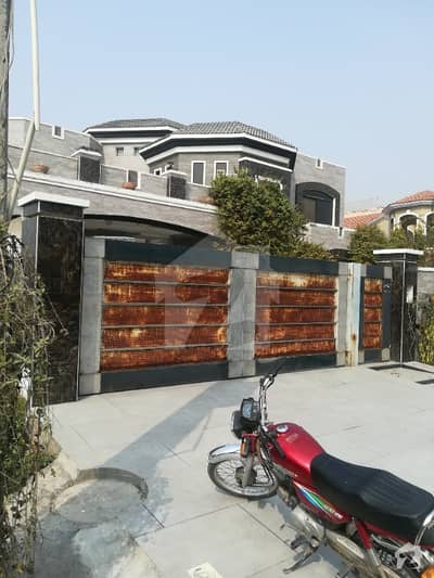 ویلینشیاء ۔ بلاک ڈی ویلینشیاء ہاؤسنگ سوسائٹی لاہور میں 2 کمروں کا 1 کنال بالائی پورشن 55 ہزار میں کرایہ پر دستیاب ہے۔ ویلینشیاء ۔ بلاک ڈی ویلینشیاء ہاؤسنگ سوسائٹی لاہور میں 2 کمروں کا 1 کنال بالائی پورشن 55 ہزار میں کرایہ پر دستیاب ہے۔