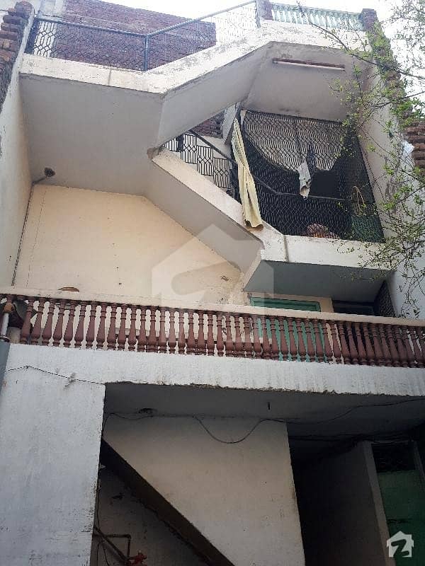 شیخوپورہ روڈ گوجرانوالہ میں 9 کمروں کا 11 مرلہ مکان 1 کروڑ میں برائے فروخت۔