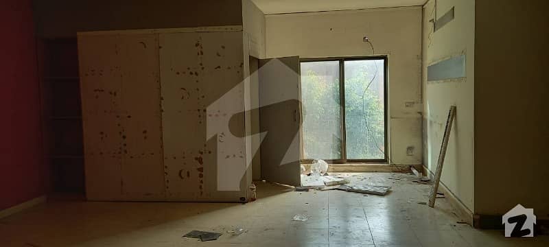 1800  Square Feet Office In Gulberg For Rent