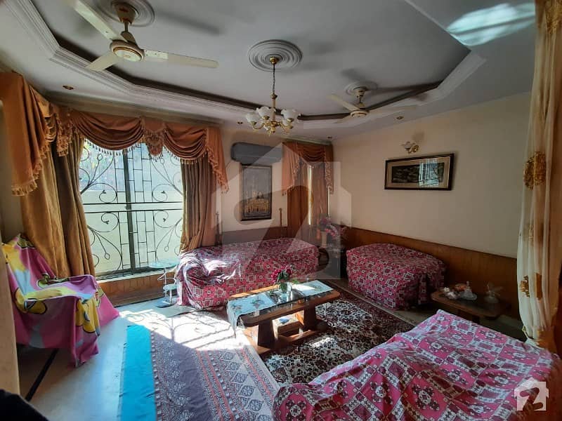 جوہر ٹاؤن فیز 1 جوہر ٹاؤن لاہور میں 3 کمروں کا 8 مرلہ مکان 1.95 کروڑ میں برائے فروخت۔