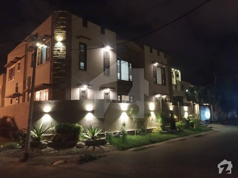 500 Yards Corner _a Luxury Banglow With Basment Available For Sale