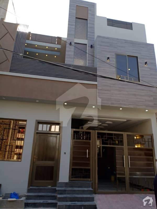 ارباب سبز علی خان ٹاؤن ایگزیکٹو لاجز ارباب سبز علی خان ٹاؤن ورسک روڈ پشاور میں 5 کمروں کا 4 مرلہ مکان 1.25 کروڑ میں برائے فروخت۔