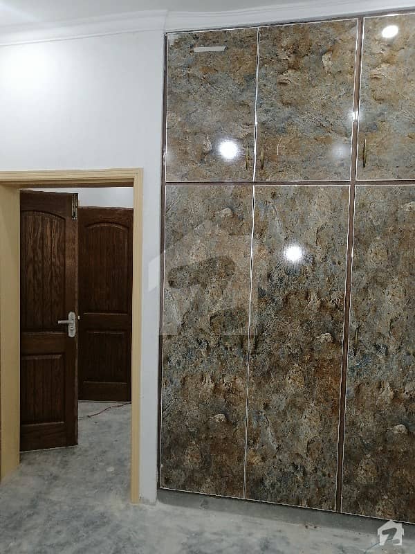 شاہ جمال لاہور میں 2 کمروں کا 4 مرلہ فلیٹ 93 لاکھ میں برائے فروخت۔