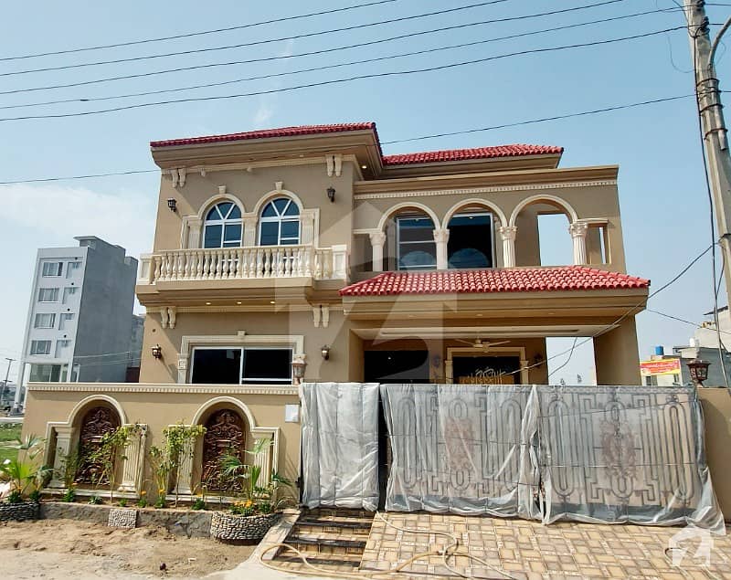 10 Marla Beautiful Villa For Sale In State Life Housing Society