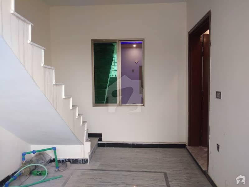 Upper Portion Sized 1350  Square Feet Is Available For Rent In Ali Town