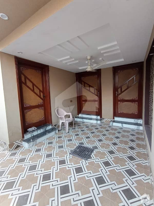 بحریہ ٹاؤن رفیع بلاک بحریہ ٹاؤن سیکٹر ای بحریہ ٹاؤن لاہور میں 3 کمروں کا 5 مرلہ مکان 1.23 کروڑ میں برائے فروخت۔