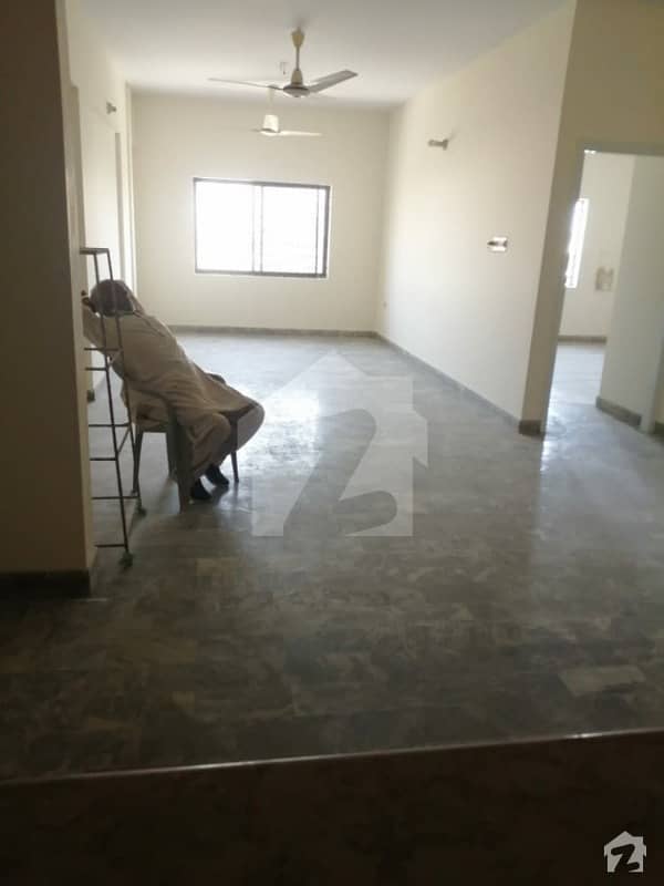2 Bed Drawing Flat For Rent On Prime Location Corner Buipding In  Dha Phase 4