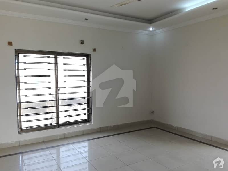 Upper Portion Of 10 Marla In E-11 For Rent