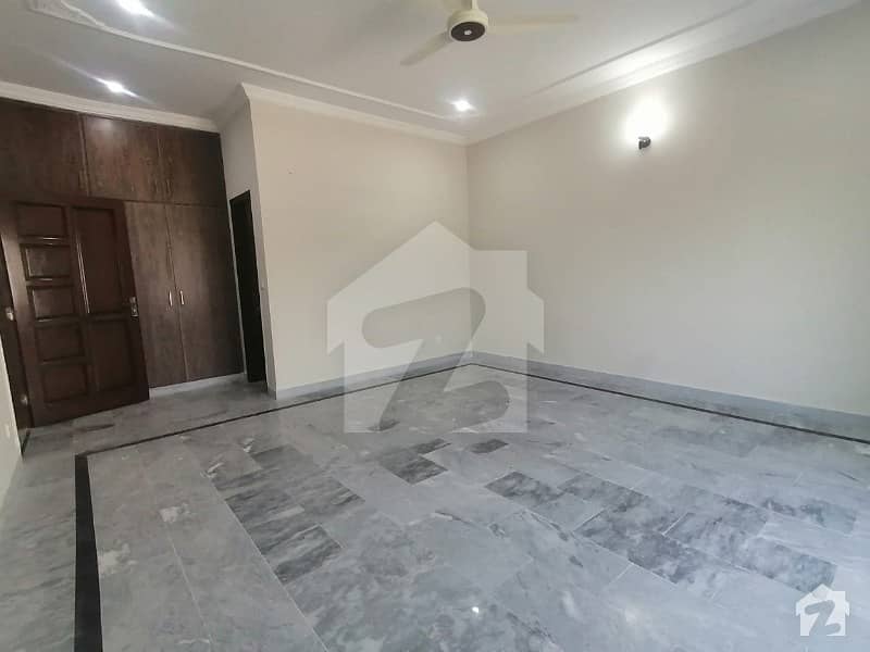 Beautiful 3 Bed Designed 1 Kanal Ground Portion  For Rent