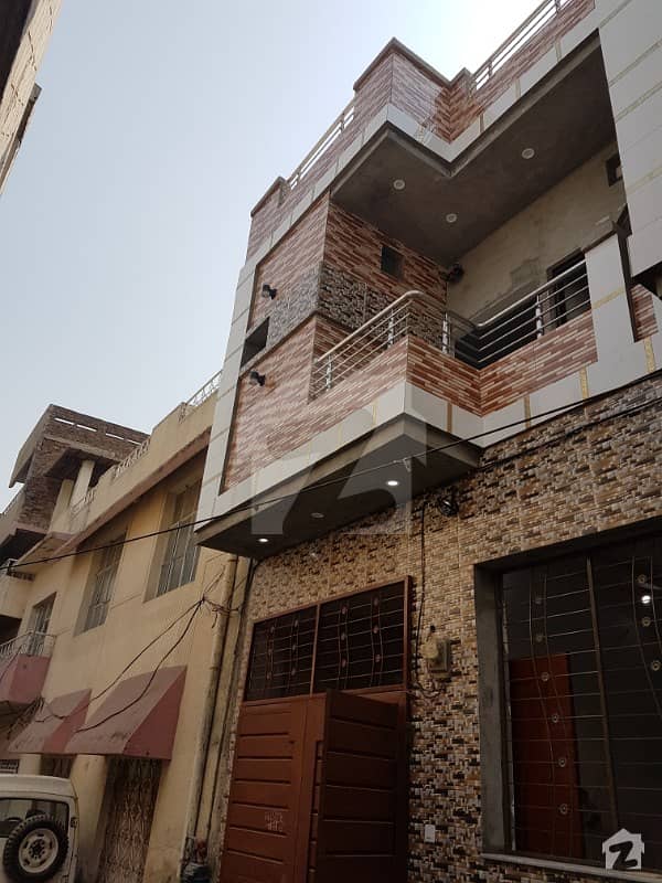 سمن آباد لاہور میں 3 کمروں کا 4 مرلہ مکان 1.2 کروڑ میں برائے فروخت۔