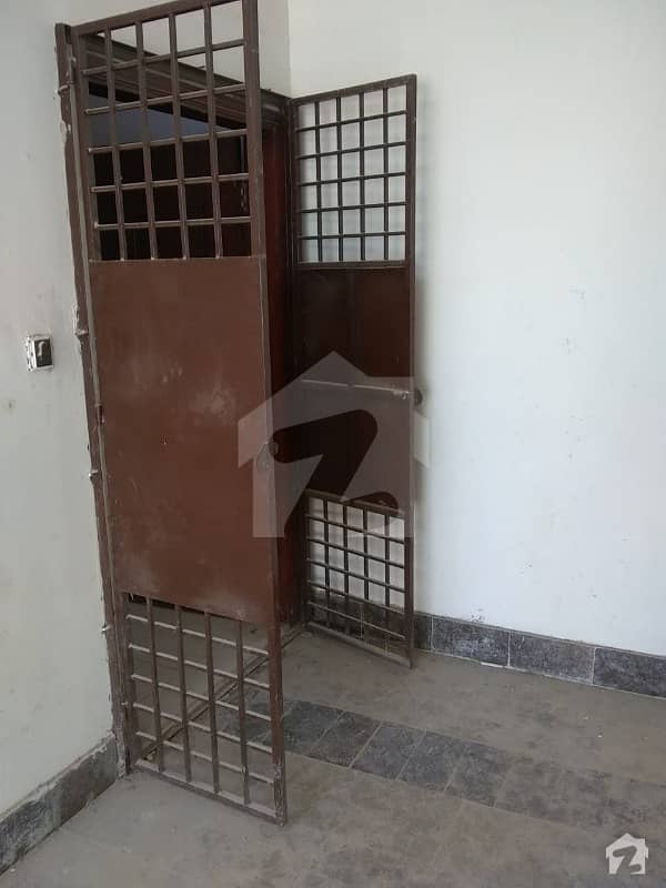 نارتھ ناظم آباد ۔ بلاک جے نارتھ ناظم آباد کراچی میں 3 کمروں کا 7 مرلہ بالائی پورشن 1 کروڑ میں برائے فروخت۔