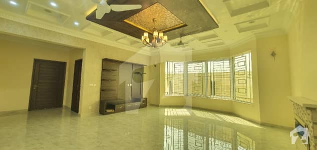 Paragon City 1 Kanal Beautiful House Available For Sale