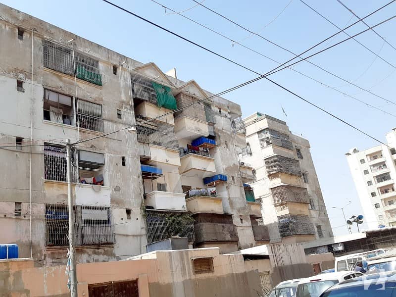 شادمان ٹاؤن - سیکٹر 14 / بی شادمان نارتھ ناظم آباد کراچی میں 2 کمروں کا 4 مرلہ فلیٹ 50 لاکھ میں برائے فروخت۔