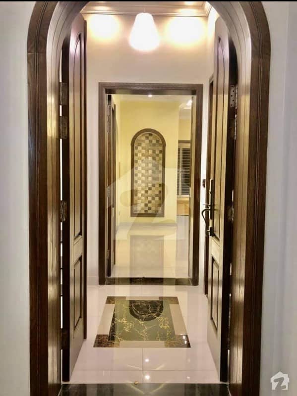 واپڈا ٹاؤن لاہور میں 6 کمروں کا 10 مرلہ مکان 3.75 کروڑ میں برائے فروخت۔