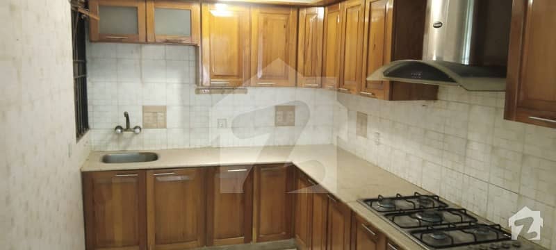 Well Maintain 3 Bedrooms Apartment For Rent In Rahat Commercial