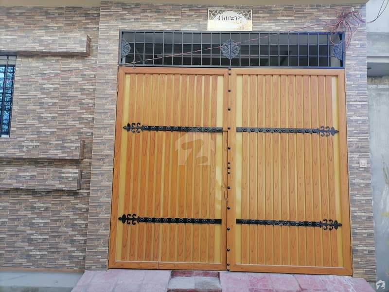 رشید ٹاؤن پشاور میں 4 کمروں کا 2 مرلہ مکان 1.25 کروڑ میں برائے فروخت۔