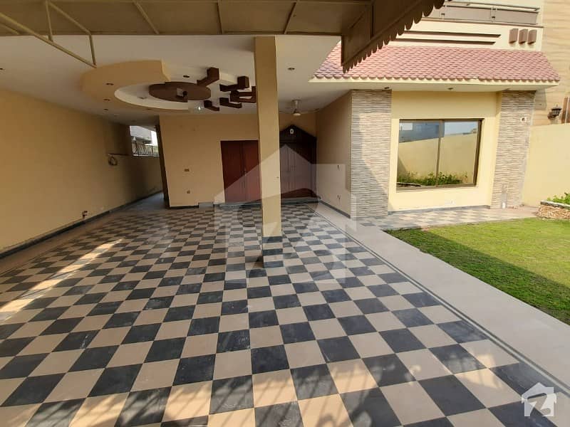 4500  Square Feet House Is Available In Canal Garden