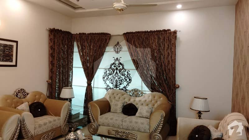 ڈی ایچ اے فیز 5 ڈیفنس (ڈی ایچ اے) لاہور میں 6 کمروں کا 1 کنال مکان 6.5 کروڑ میں برائے فروخت۔