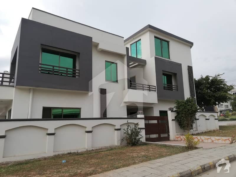 10 Marla Triple Storey House Available For Sale