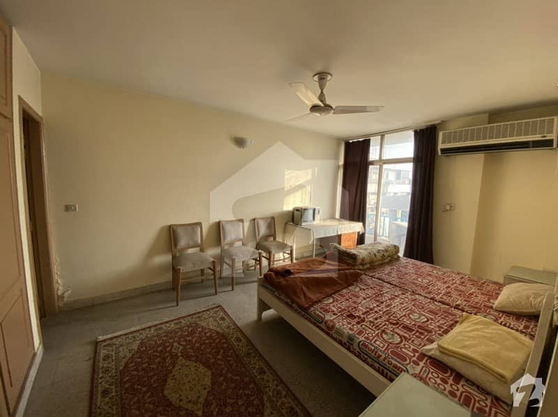 Good 1100  Square Feet Flat For Sale In G-7