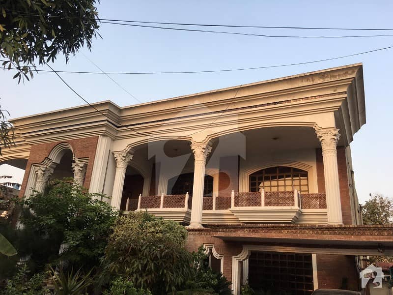 مسلم ٹاؤن لاہور میں 3 کمروں کا 2 کنال بالائی پورشن 1.2 لاکھ میں کرایہ پر دستیاب ہے۔