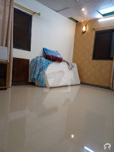 پی آئی بی کالونی کراچی میں 4 کمروں کا 14 مرلہ پینٹ ہاؤس 1.3 کروڑ میں برائے فروخت۔