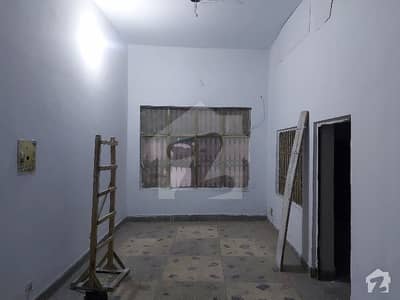 فاضلیہ کالونی شاہ جمال لاہور میں 3 کمروں کا 9 مرلہ مکان 36 ہزار میں کرایہ پر دستیاب ہے۔