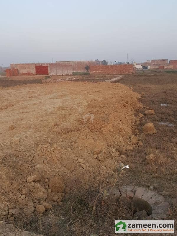 Plot For Sale  Gulshan Colony