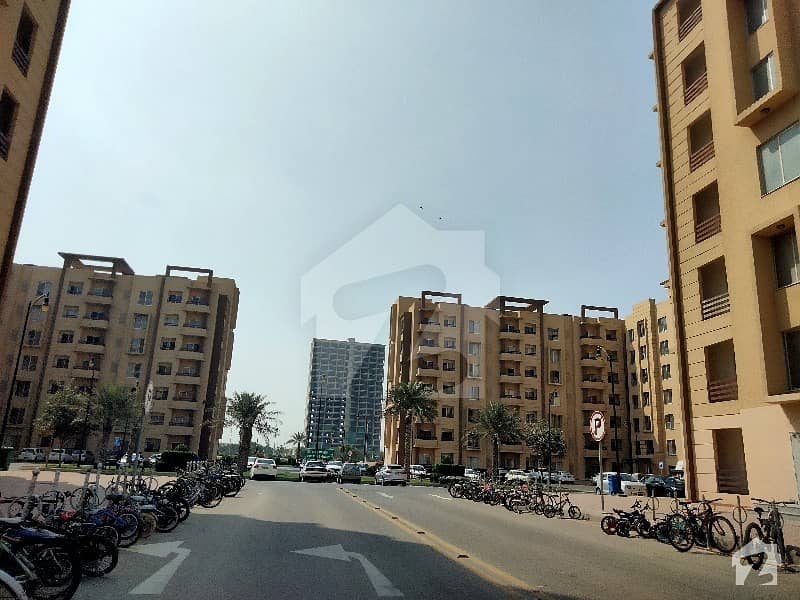 950  Square Feet Flat Is Available For Sale In Bahria Town Karachi