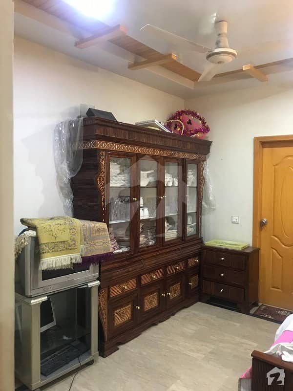 الفلاح ٹاؤن لاہور میں 5 کمروں کا 7 مرلہ مکان 1.35 کروڑ میں برائے فروخت۔