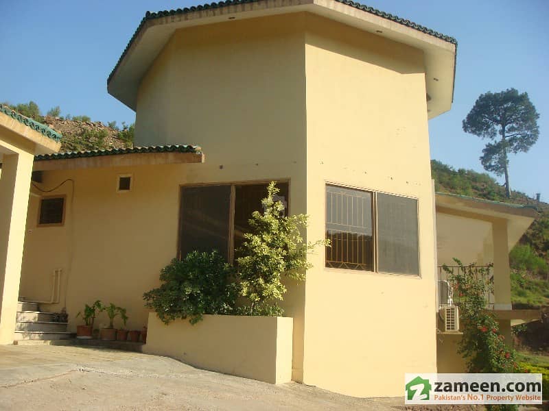 Beautiful Farm House For Sale In Murree Expressway Islamabad
