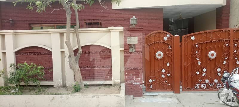 نادِر آباد کینٹ لاہور میں 4 کمروں کا 10 مرلہ مکان 2 کروڑ میں برائے فروخت۔