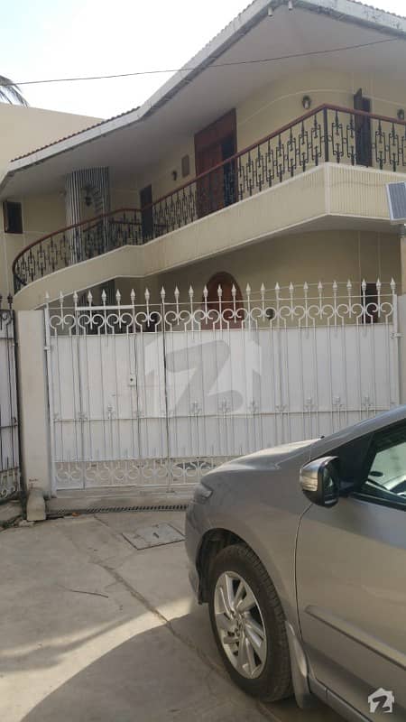 Clifton Block-8 - 400 Yards, Bungalow Portion  for Rent