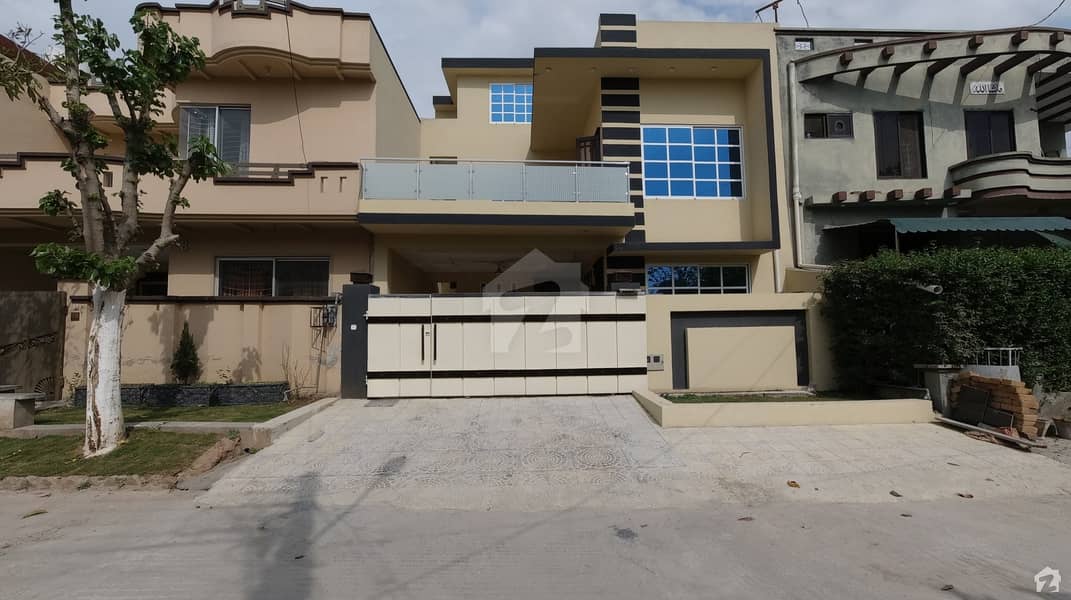 1800 SQUARE FEET DOUBLE STOREY HOUSE IS AVAILABLE FOR SALE IN SOAN GARDEN ISLAMABAD