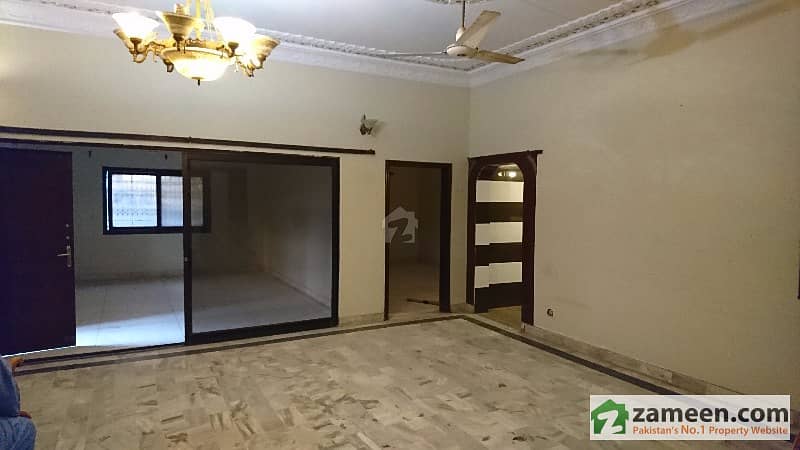300 Sq Yard Bungalow For Sale 4 Bedrooms With Study Corner Near Ibrahim Masjid For Sale